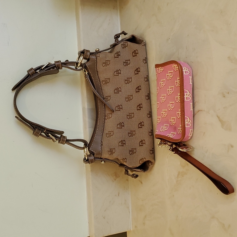 Dooney & Bourke Purse & Wristlet Combo - Picture 4 of 17